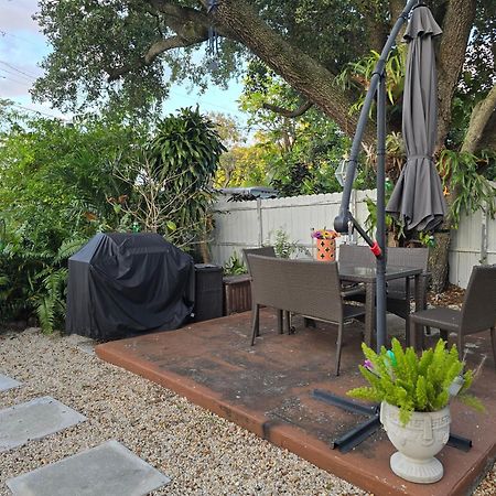 Suite Life At Chez Mercedes Miami Exterior foto